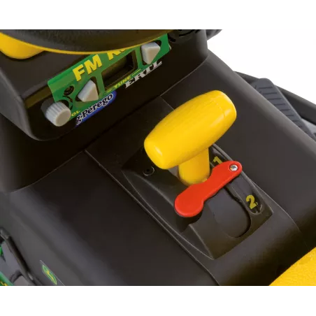 Tractor eléctrico infantil John Deere Ground Force con remolque en color verde y amarillo.