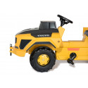 Camión de pedales RollyTruck Volvo para niños de 3 a 8 años con asiento ajustable y ruedas silenciosas.
