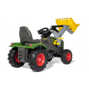 Tractor Fendt 211 Vario con pala a pedales