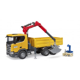 Camión de obra de juguete Scania Super 560R Bruder a escala 1:16 con grúa giratoria y dos palés.